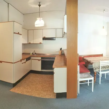 4 Bedroom In The Center Apartment